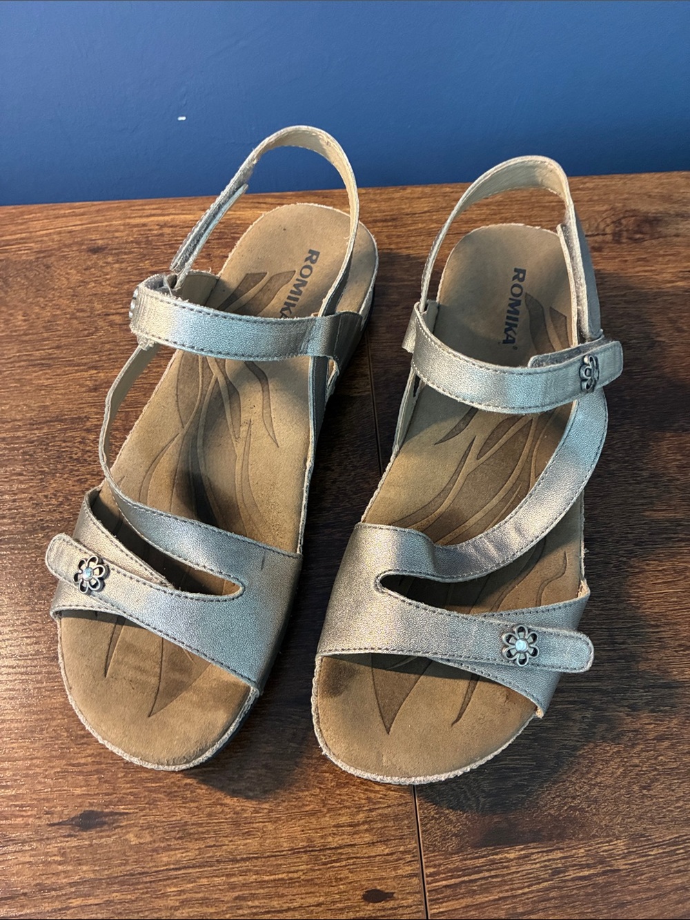 Romika Metallic Silver Hook-and-Loop Floral Detail Sandals
